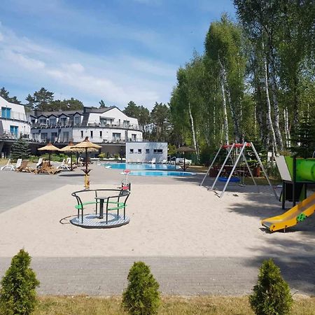 Romantyczny Apartament Happy 16 Basen & Kort Tenisowy, Ochrona 24 H - Dla Maksymalnie 6 Osob Pobierowo Exterior foto